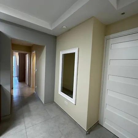 דירה Stylish & Airy 2 Bedroom In